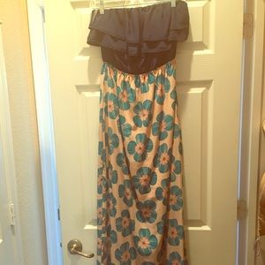 Strapless maxi